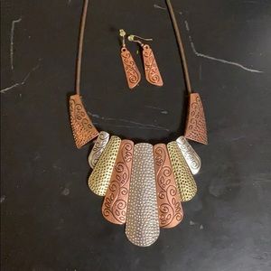 Necklace/earring set